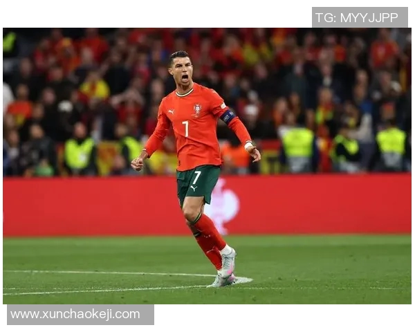 C罗与篮球明星的奇妙相遇揭示运动员之间的友谊与合作之道 C罗与篮球明星的奇妙相遇揭示运动员之间的友谊与合作之道