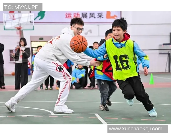 两位篮球爱好者挑战模仿篮球明星精彩瞬间的视频大赛 两位篮球爱好者挑战模仿篮球明星精彩瞬间的视频大赛